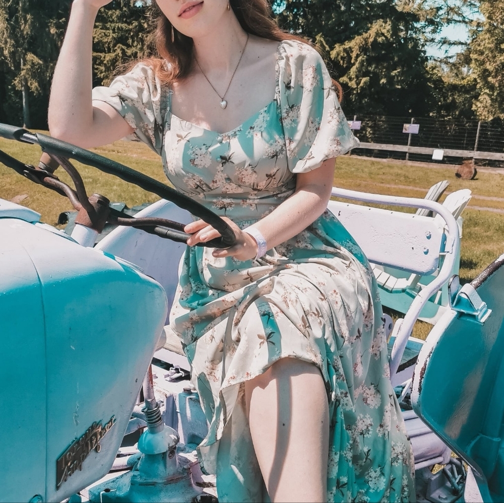 Women's Floral Puff-Sleeve Maxi Dress in Light Green